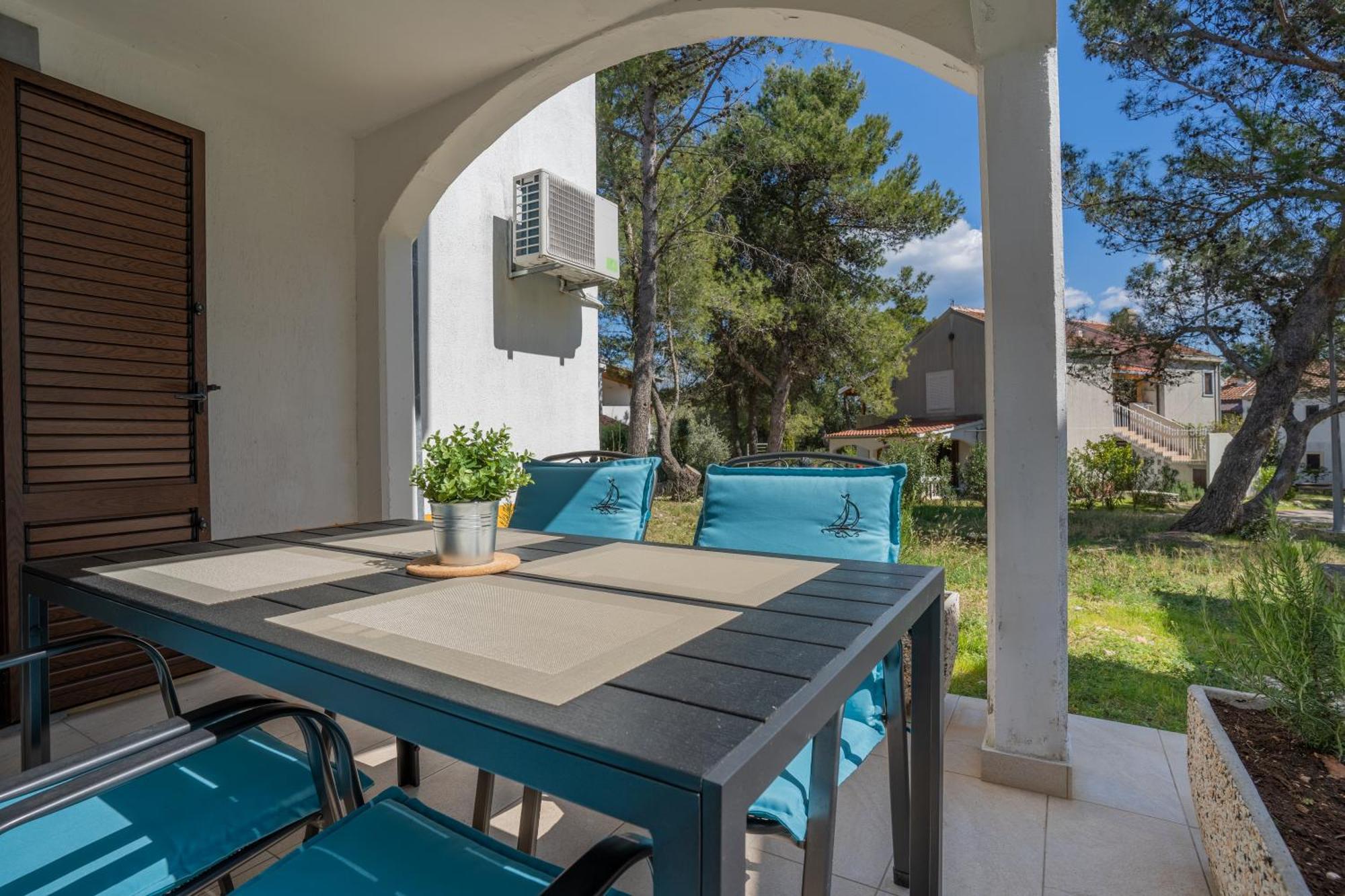Apartments Lopari Нерезине Экстерьер фото